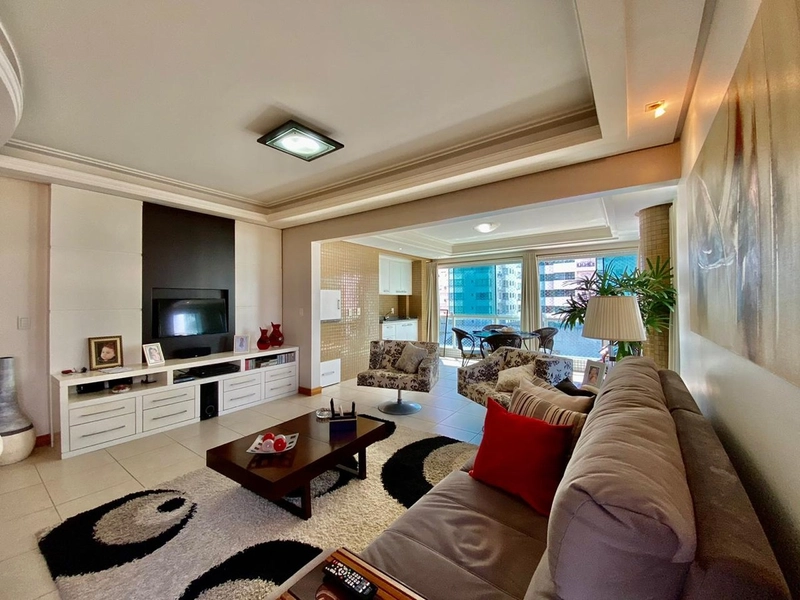 Apartamento 2 dormitórios de frente mobiliado e decorado: 2ª foto da galeria de imagens do imóvel