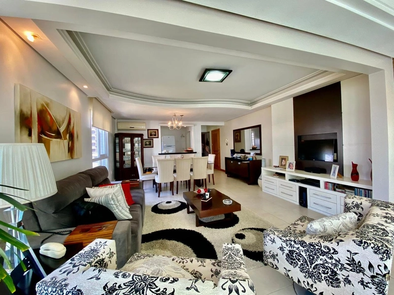 Apartamento 2 dormitórios de frente mobiliado e decorado: 11ª foto da galeria de imagens do imóvel