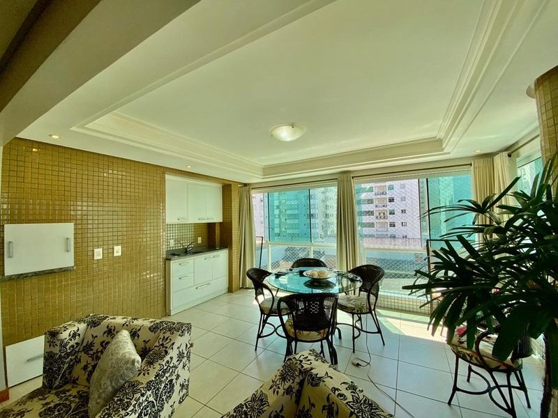 Apartamento 2 dormitórios de frente mobiliado e decorado: 4ª foto da galeria de imagens do imóvel