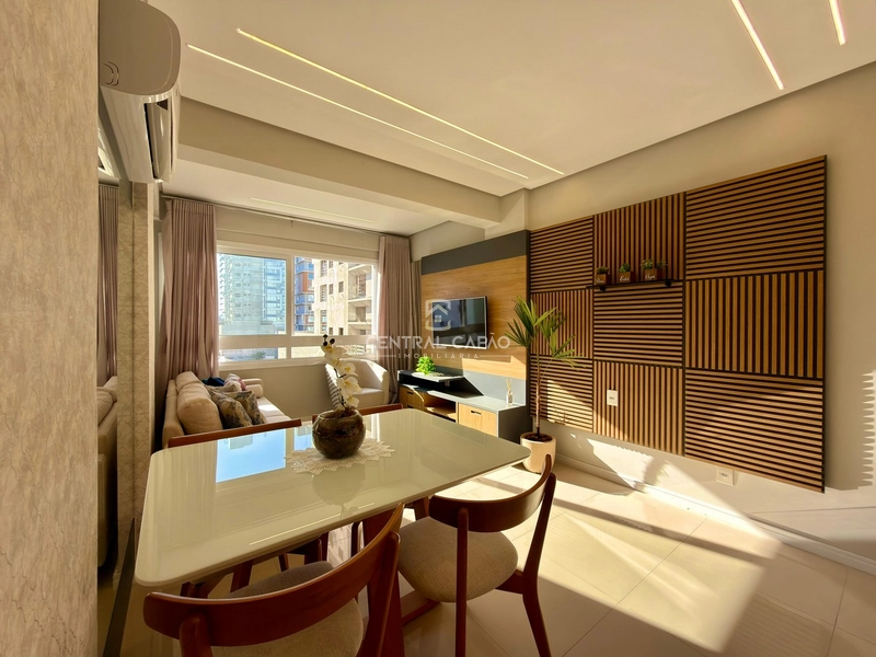 Apartamento com sacada de frente à venda em Capão da Canoa