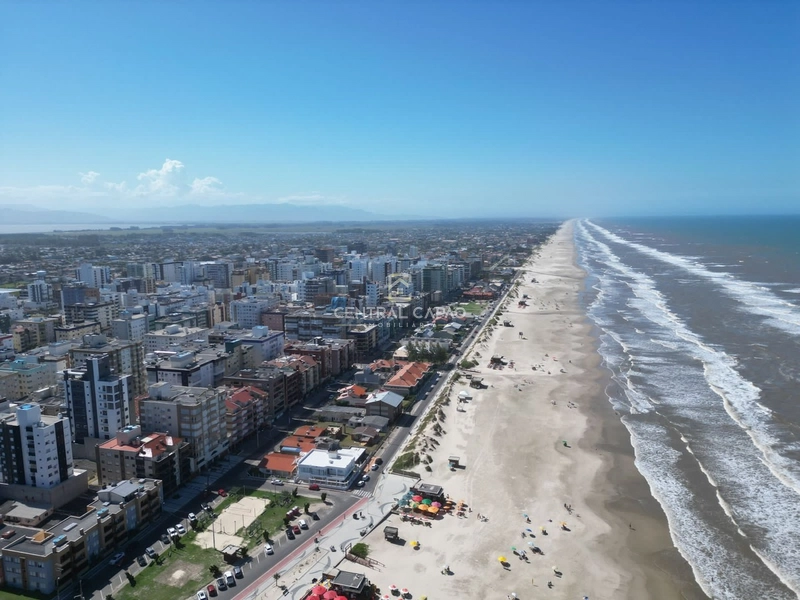 Apartamento com sacada de frente à uma quadra do mar: 38ª foto da galeria de imagens do imóvel