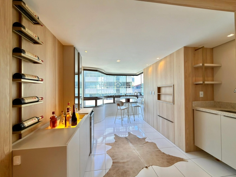 Apartamento com sacada de frente à uma quadra do mar: 22ª foto da galeria de imagens do imóvel