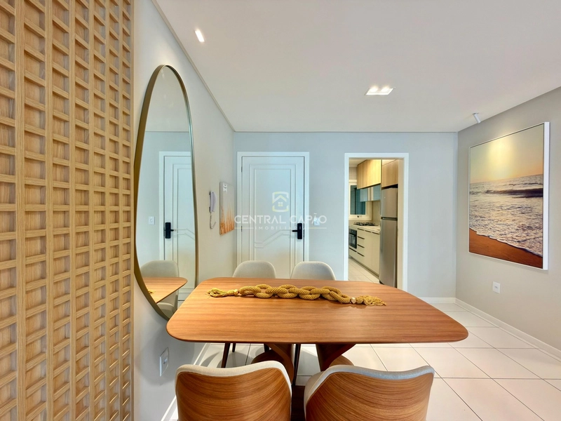 Apartamento com sacada de frente à uma quadra do mar: 18ª foto da galeria de imagens do imóvel