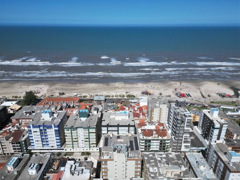 Apartamento com sacada de frente à uma quadra do mar: 35ª foto da galeria de imagens do imóvel