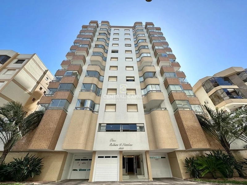 Apartamento com sacada de frente à uma quadra do mar: 32ª foto da galeria de imagens do imóvel