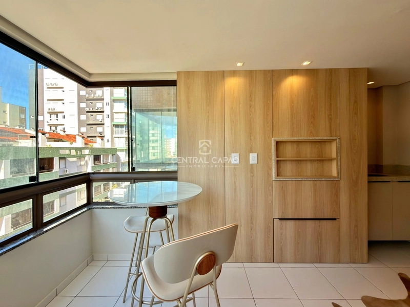 Apartamento com sacada de frente à uma quadra do mar: 13ª foto da galeria de imagens do imóvel