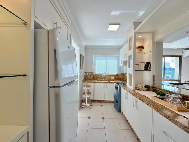 Apartamento 3 dormitórios com sacada de frente à uma quadra do mar: 15ª foto da galeria de imagens do imóvel