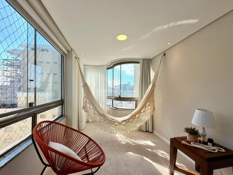 Apartamento 3 dormitórios com sacada de frente à uma quadra do mar: 30ª foto da galeria de imagens do imóvel