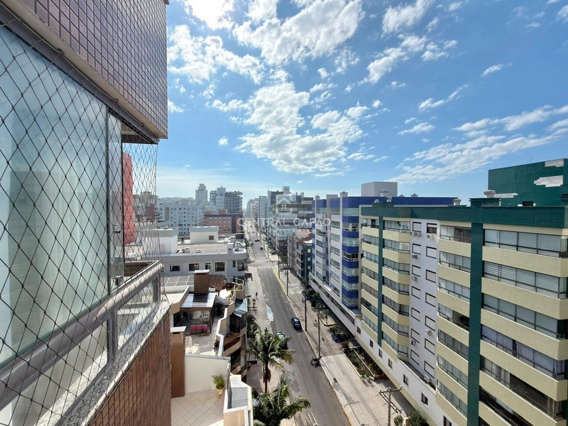 Apartamento 3 dormitórios com sacada de frente à uma quadra do mar: 10ª foto da galeria de imagens do imóvel