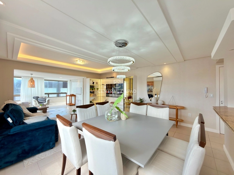 Apartamento 3 dormitórios com sacada de frente à uma quadra do mar: 5ª foto da galeria de imagens do imóvel