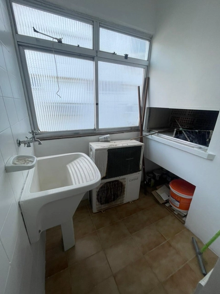 Amplo Apartamento de 1 dormitório no Centro com vaga de garagem: 5ª foto da galeria de imagens do imóvel