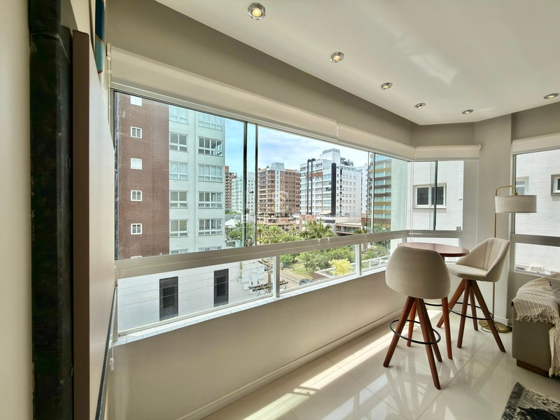 Apartamento 3 dormitórios em frente à praça À venda em Capão: 11ª foto da galeria de imagens do imóvel