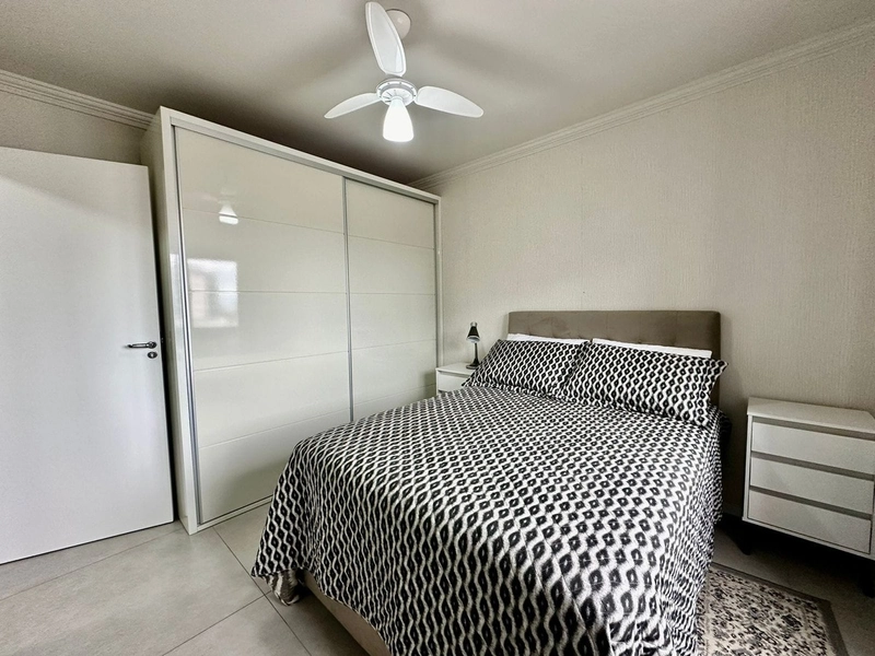 Lindo apartamento de 1 dormitório decorado, com sacada de frente: 7ª foto da galeria de imagens do imóvel
