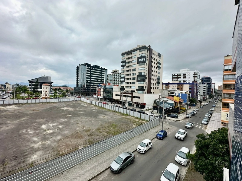 Lindo apartamento de 1 dormitório decorado, com sacada de frente: 5ª foto da galeria de imagens do imóvel