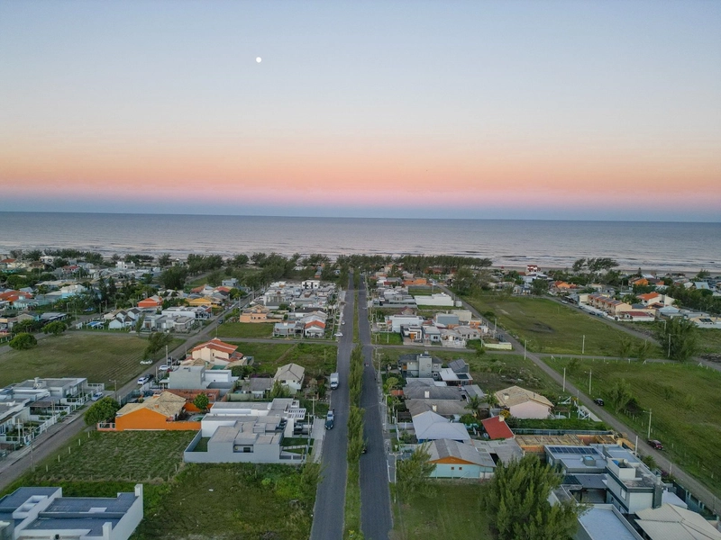 CASA A POUCAS QUADRAS DO MAR NO BAIRRO GUARANI EM CAPÃO!: 46ª foto da galeria de imagens do imóvel