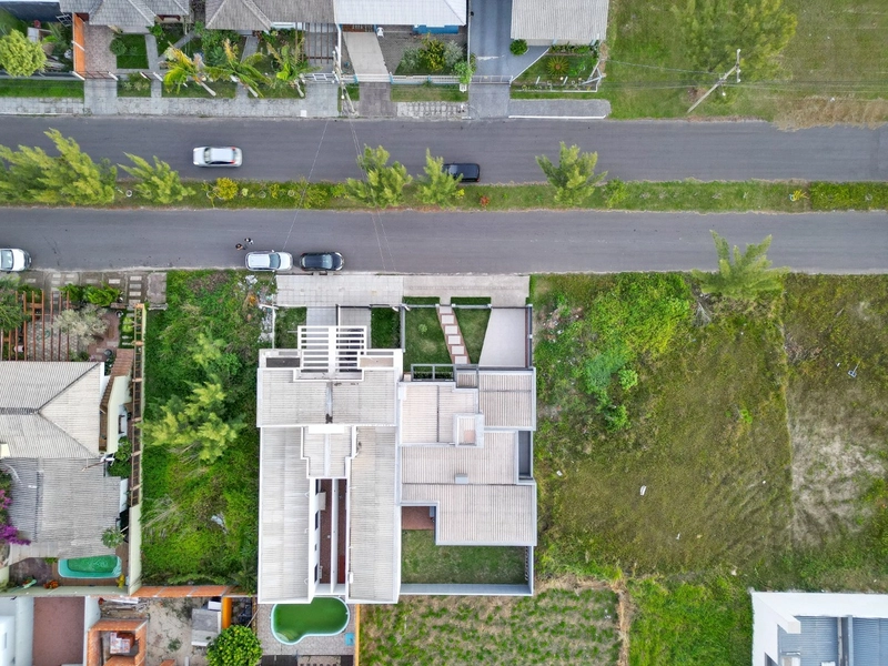 CASA A POUCAS QUADRAS DO MAR NO BAIRRO GUARANI EM CAPÃO!: 49ª foto da galeria de imagens do imóvel