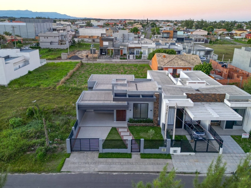CASA A POUCAS QUADRAS DO MAR NO BAIRRO GUARANI EM CAPÃO!: 50ª foto da galeria de imagens do imóvel