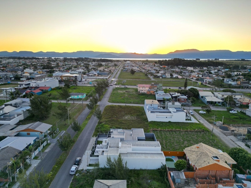 CASA A POUCAS QUADRAS DO MAR NO BAIRRO GUARANI EM CAPÃO!: 44ª foto da galeria de imagens do imóvel