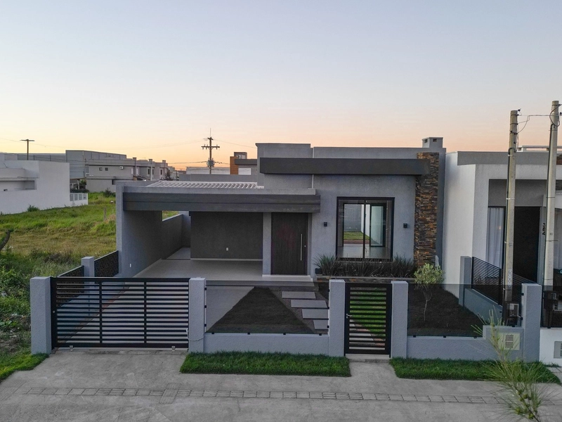 CASA A POUCAS QUADRAS DO MAR NO BAIRRO GUARANI EM CAPÃO!: 51ª foto da galeria de imagens do imóvel
