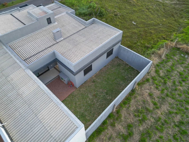 CASA A POUCAS QUADRAS DO MAR NO BAIRRO GUARANI EM CAPÃO!: 45ª foto da galeria de imagens do imóvel