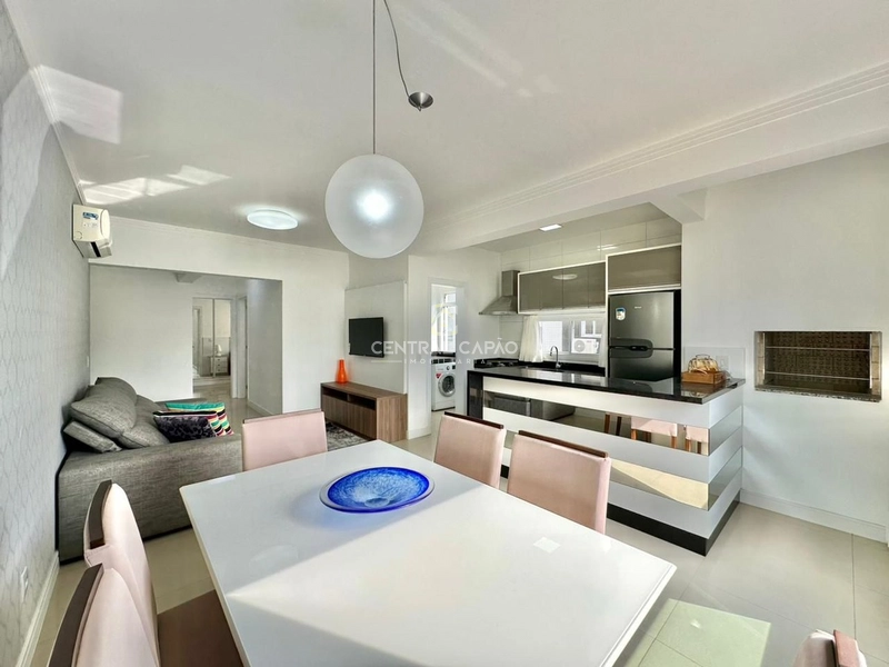 Apartamento 2 dormitórios de frente para praça à venda em Capão: 4ª foto da galeria de imagens do imóvel