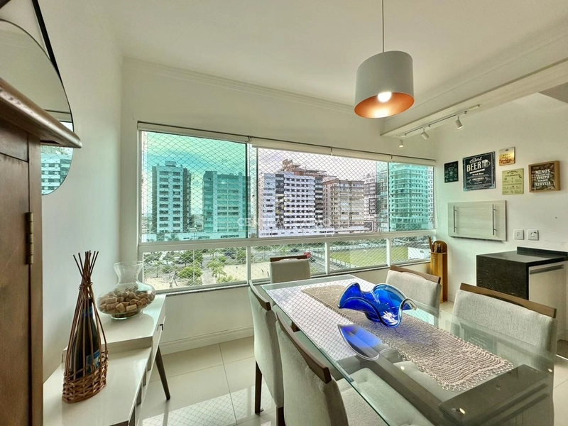 3 Dormitórios em frente a praça