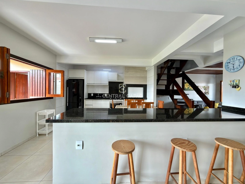 SOBRADO A UMA QUADRA DO MAR!: 9ª foto da galeria de imagens do imóvel