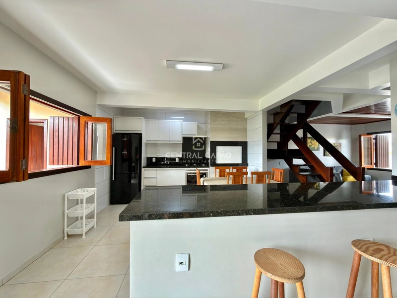 SOBRADO A UMA QUADRA DO MAR!: 10ª foto da galeria de imagens do imóvel