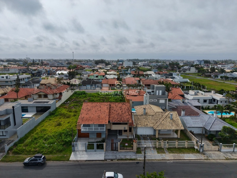 SOBRADO A UMA QUADRA DO MAR!: 28ª foto da galeria de imagens do imóvel