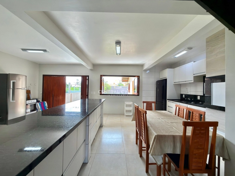 SOBRADO A UMA QUADRA DO MAR!: 4ª foto da galeria de imagens do imóvel