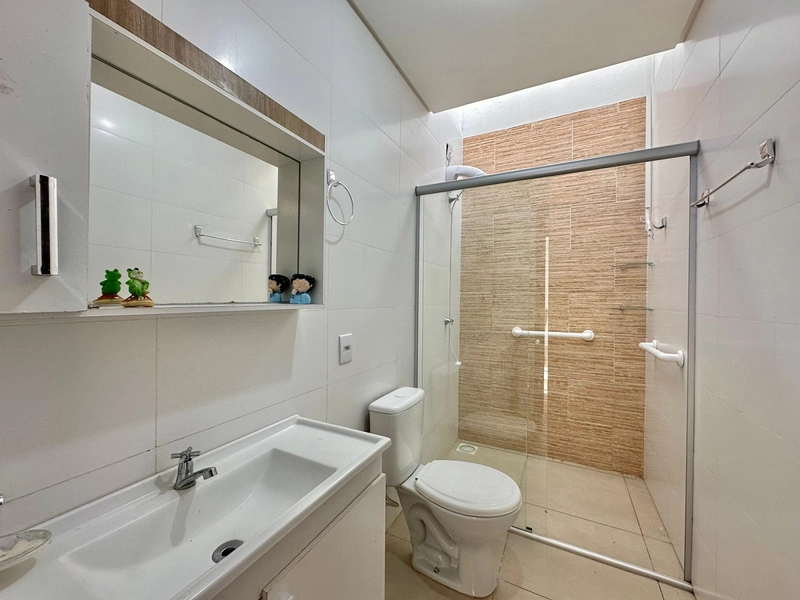 OPORTUNIDADE À VENDA CASA COM TERRENO INTEIRO: 11ª foto da galeria de imagens do imóvel