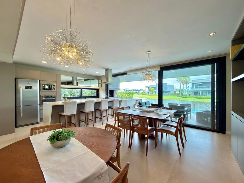 Sobrado 5 suítes beira lago no condomínio Enseada em Xangri-Lá: 9ª foto da galeria de imagens do imóvel