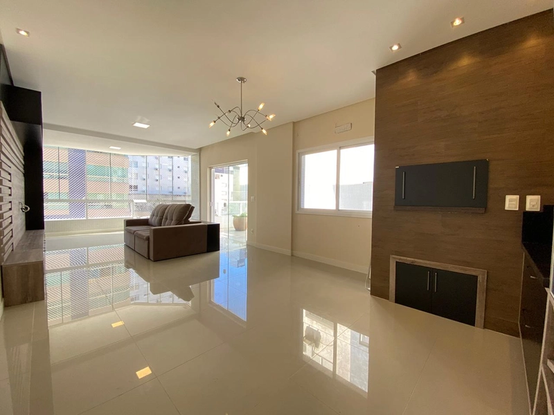 Amplo apartamento em localização privilegiada: 3ª foto da galeria de imagens do imóvel