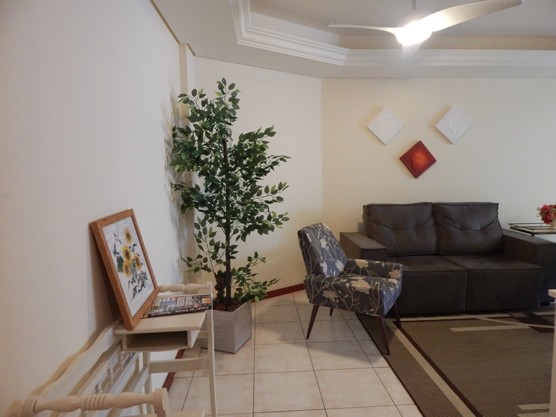 2 dormitórios com box em frente a linda praça e junto ao mar: 2ª foto da galeria de imagens do imóvel