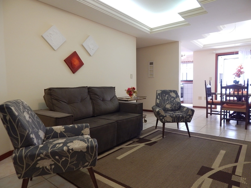 2 dormitórios com box em frente a linda praça e junto ao mar