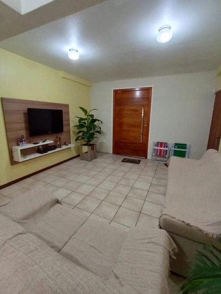 CASA A UMA QUADRA DO MAR: 6ª foto da galeria de imagens do imóvel