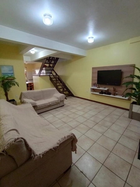 CASA A UMA QUADRA DO MAR: 7ª foto da galeria de imagens do imóvel