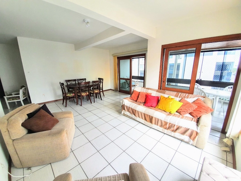 EXCELENTE APARTAMENTO A POUCOS METROS DO MAR: 3ª foto da galeria de imagens do imóvel