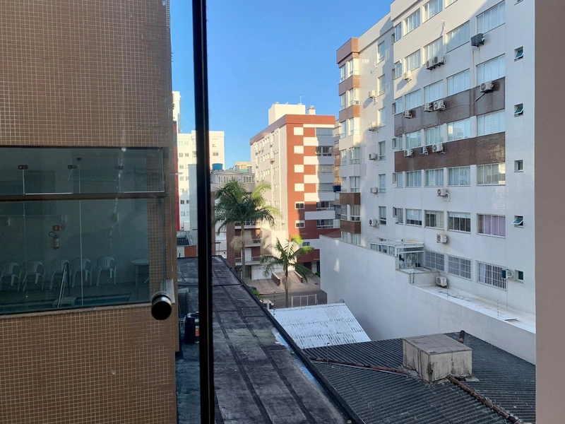 NO CENTRO DA CIDADE: 10ª foto da galeria de imagens do imóvel