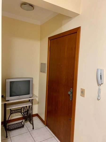NO CENTRO DA CIDADE: 4ª foto da galeria de imagens do imóvel
