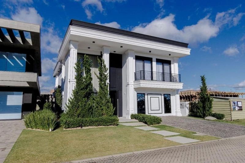 Casa estilo Neoclássica no condomínio Sense: 10ª foto da galeria de imagens do imóvel