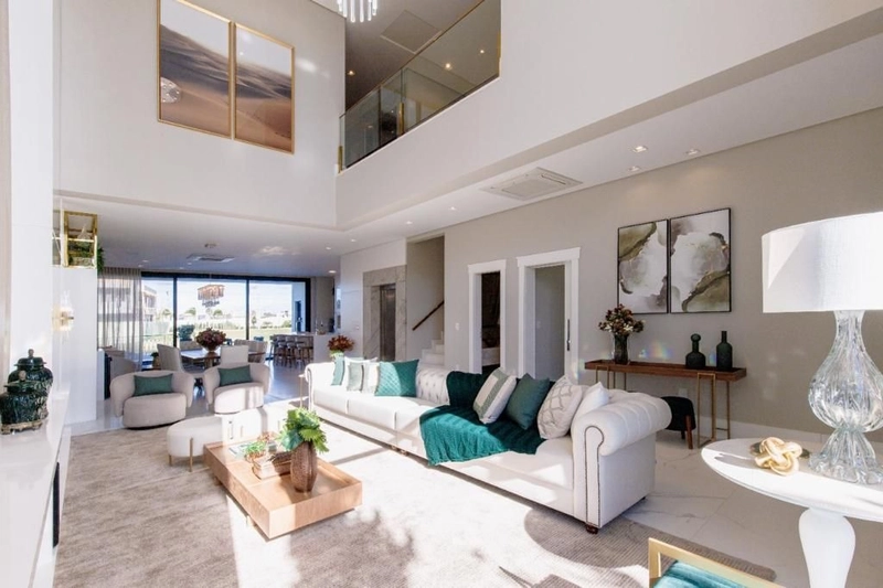 Casa estilo Neoclássica no condomínio Sense: 4ª foto da galeria de imagens do imóvel