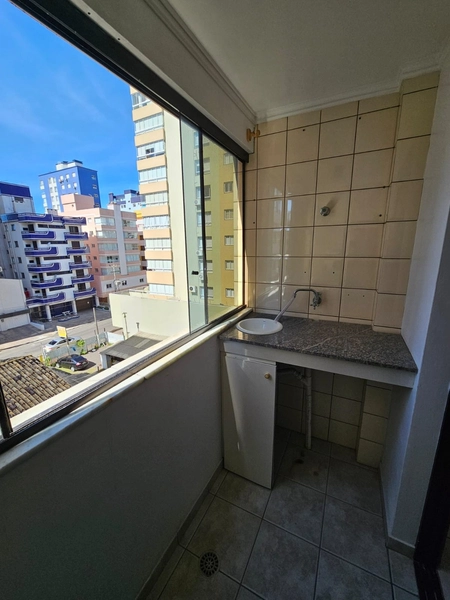 2 dormitórios com box a uma quadra do mar: 5ª foto da galeria de imagens do imóvel