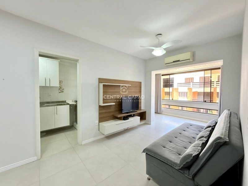 Apto 1 dormitório mobiliado com sacada de frente à venda em Capão