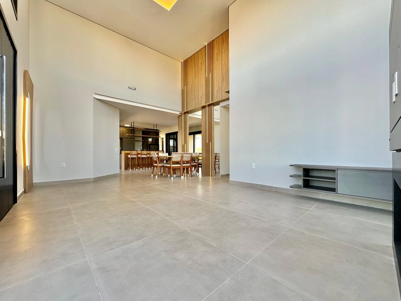 CASA ALTO PADRÃO COM TERRAÇO E PISCINA À VENDA: 3ª foto da galeria de imagens do imóvel