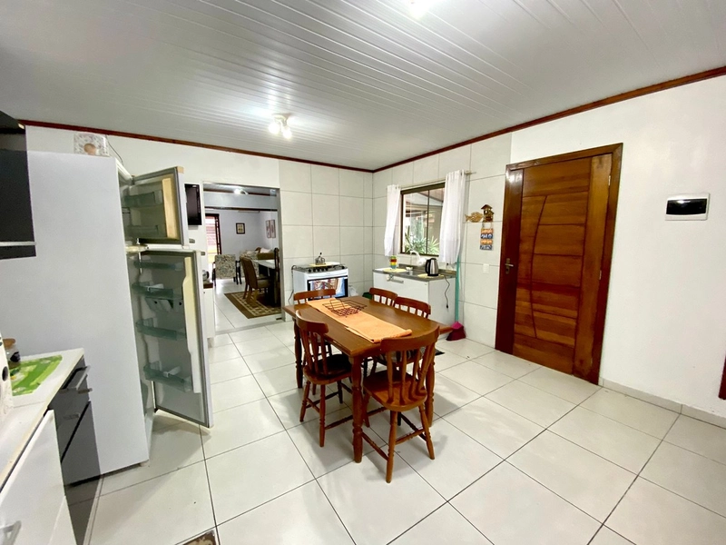 Casa de esquina no bairro Santa Luzia!: 8ª foto da galeria de imagens do imóvel