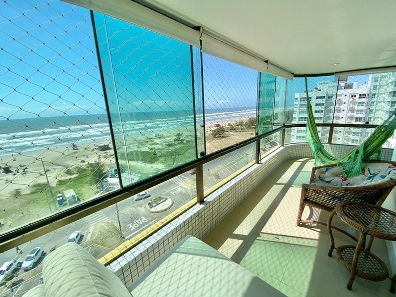 Vista cinematográfica para o mar a meia quadra da praia: 1ª foto da galeria de imagens do imóvel