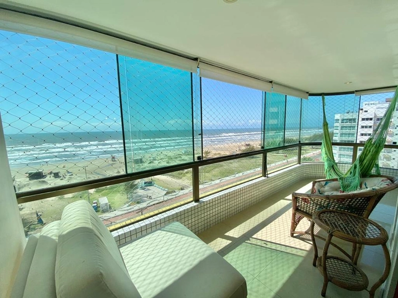 Vista cinematográfica para o mar a meia quadra da praia: 3ª foto da galeria de imagens do imóvel