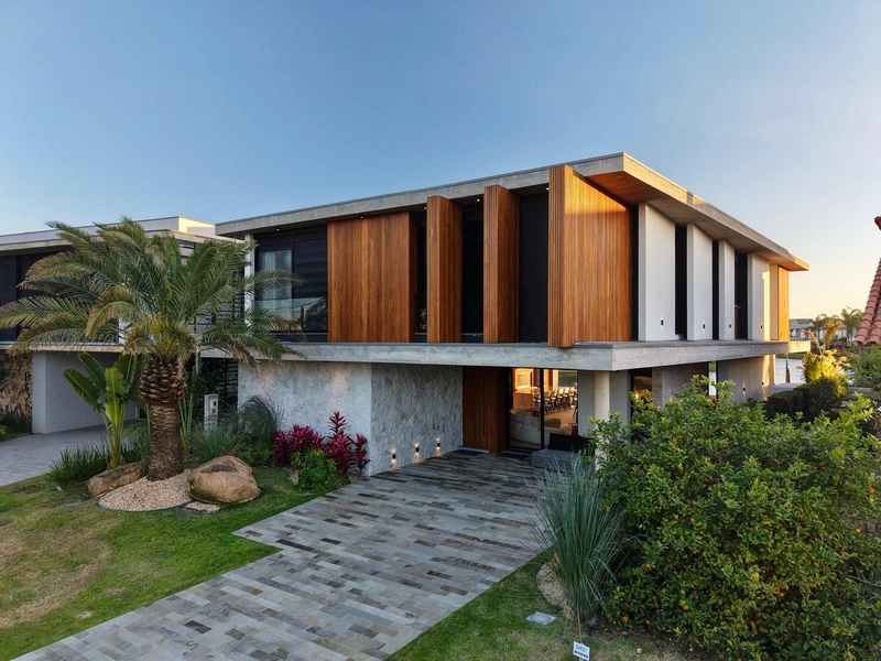 CASA CONDOMÍNIO EM XANGRI-LÁ 6 SUÍTES: 1ª foto da galeria de imagens do imóvel