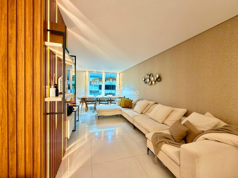 Apartamento 2 dormitórios com sacada de frente alto padrão: 4ª foto da galeria de imagens do imóvel